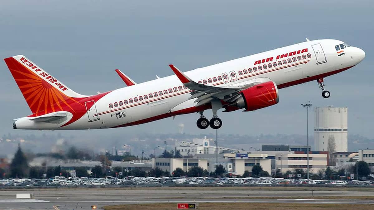 Heavy rains in Delhi cause massive waterlogging, traffic jams, flight operations disrupted