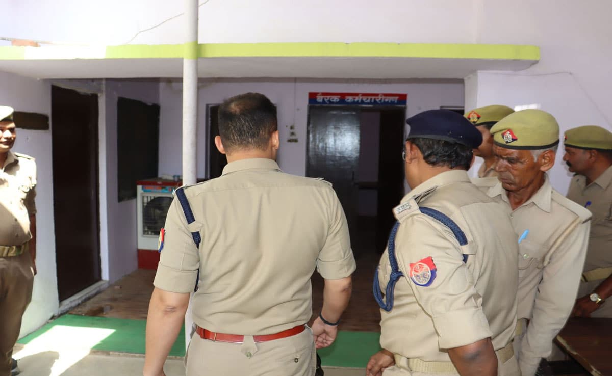 Sambhal: SP Krishna Kumar Bishnoi took stock of Hazratnagargarhi police station